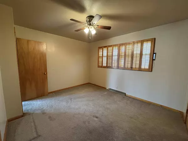 104 Maple AVE, California, MO 65018