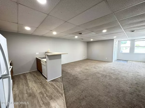 501 N HIGH STREET, California, MO 65018