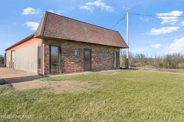 907 MO-5, Tipton, MO 65081