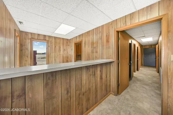 907 MO-5, Tipton, MO 65081