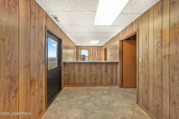 907 MO-5, Tipton, MO 65081