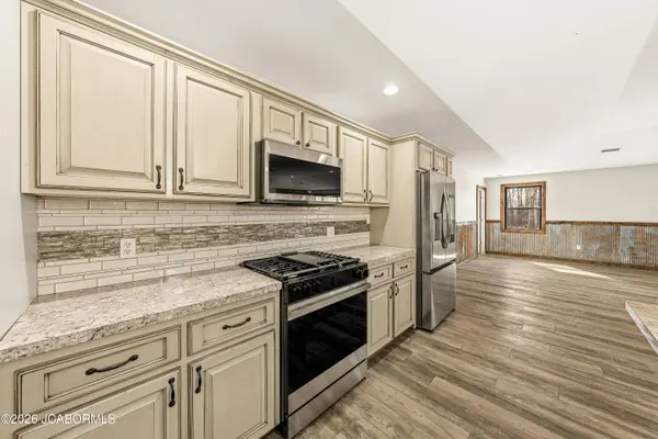 1022 WILDROSE LANE, Stover, MO 65078