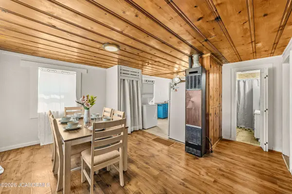 212 BEACHWOOD DRIVE, Sunrise Beach, MO 65079