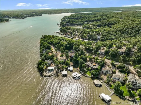18 Valencia DR, Lake Ozark, MO 65049
