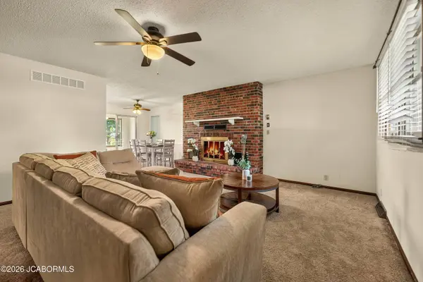 405 W MEADOW LANE, California, MO 65018