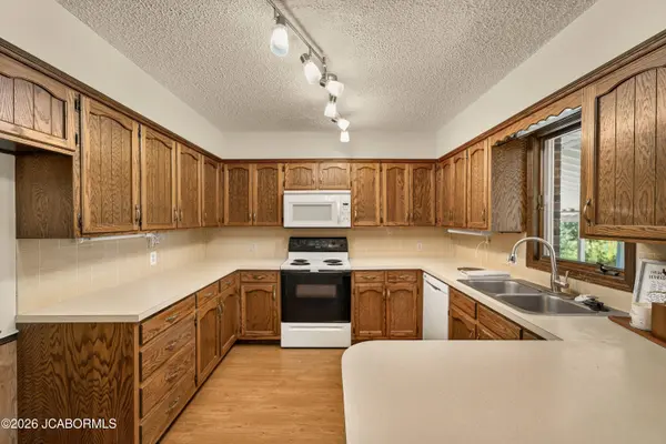 405 W MEADOW LANE, California, MO 65018