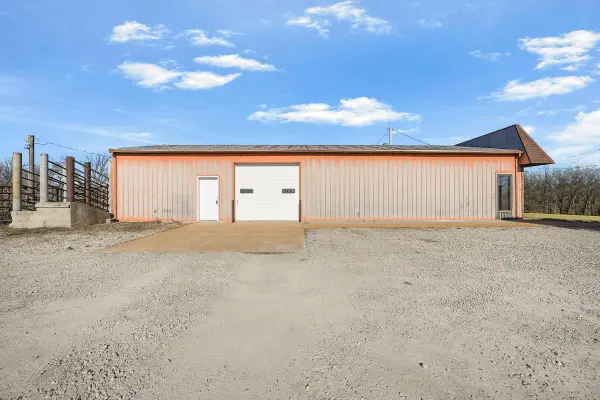 907 Missouri 5, Tipton, MO 65081