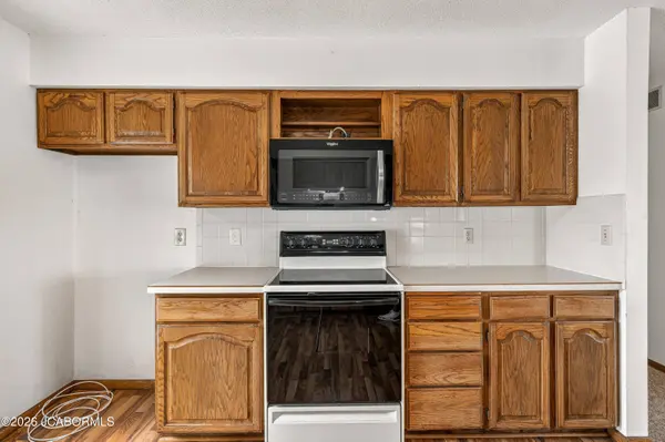 10206 STATE ROUTE 52, Versailles, MO 65084