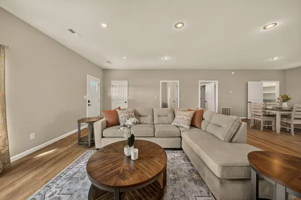 1202 Hillcrest RD, California, MO 65018