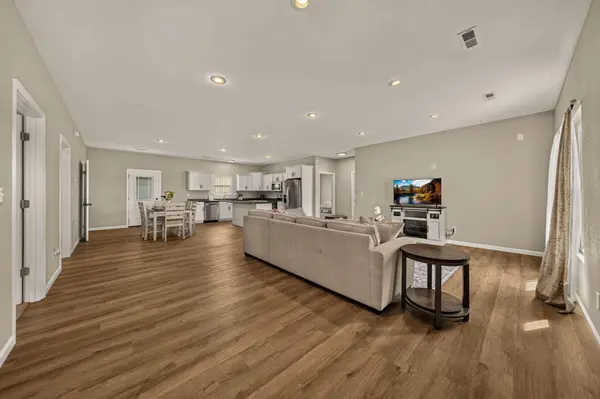 1202 Hillcrest RD, California, MO 65018