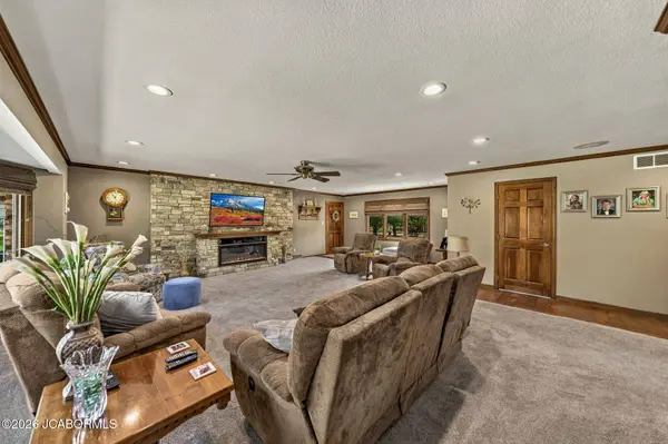 502 LAWN DRIVE, Tipton, MO 65081
