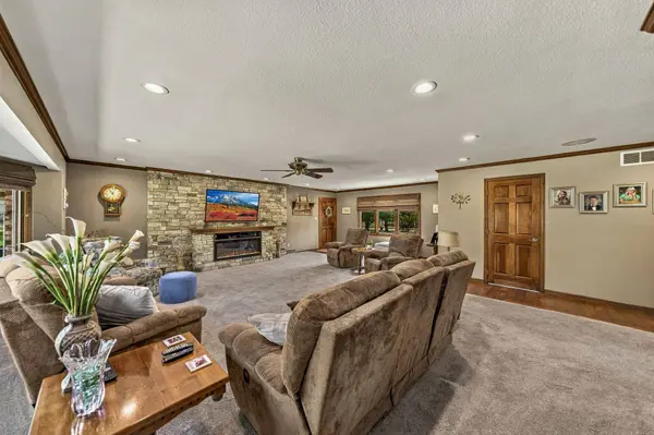 502 Lawn DR, Tipton, MO 65081