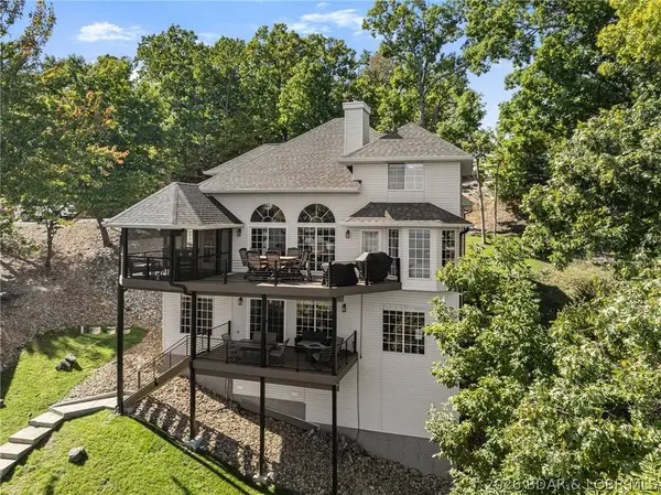 18 Valencia DR, Lake Ozark, MO 65049