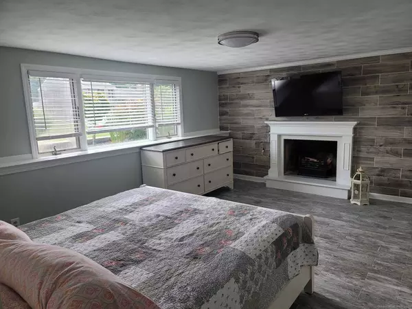 94 Harvest Hill Road, Berlin, CT 06037