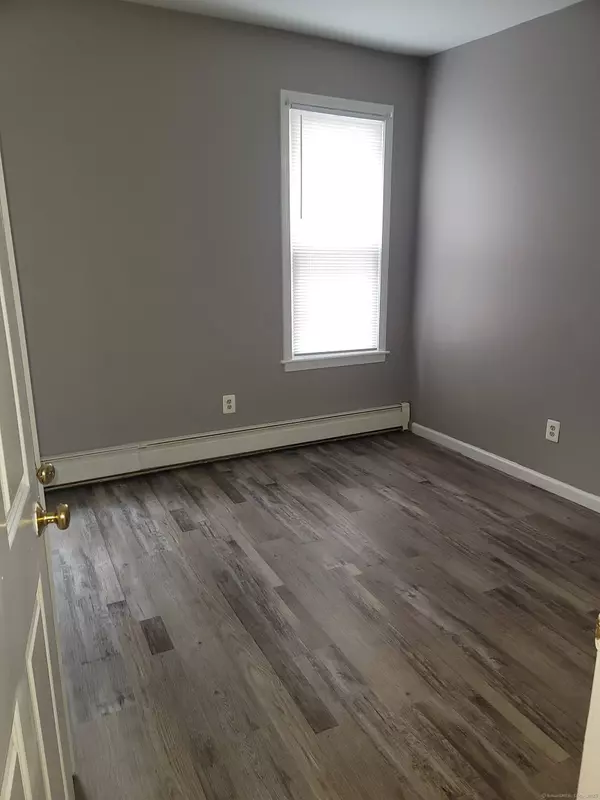 41 Mahl Avenue, Hartford, CT 06154