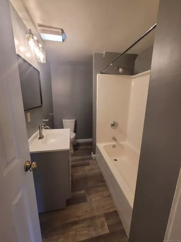 45 Mahl Avenue, Hartford, CT 06154