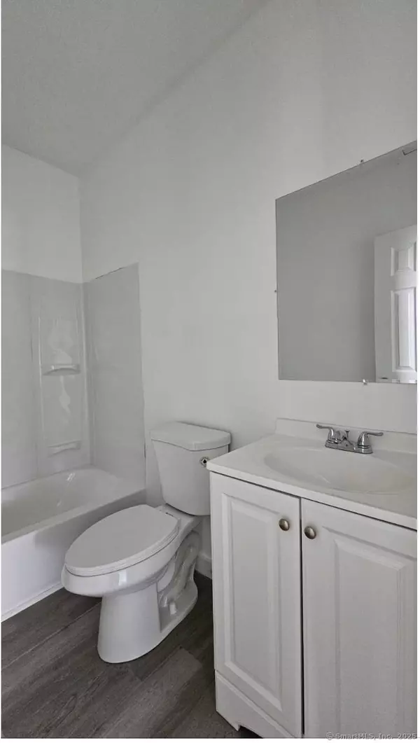 34 Mapleton Street, Hartford, CT 06114