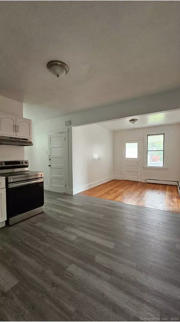 34 Mapleton Street, Hartford, CT 06114