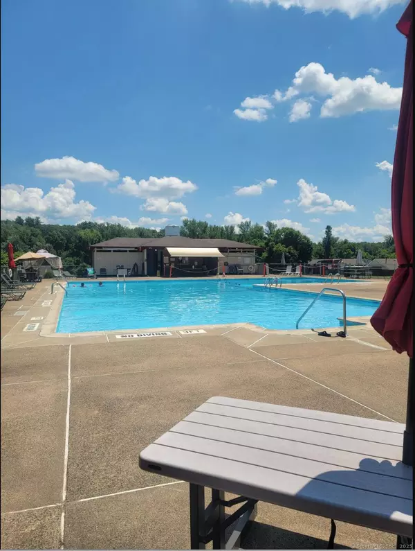 958 High Path Road #958, Windsor, CT 06095