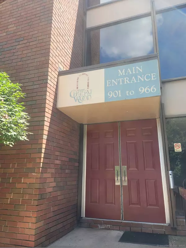 958 High Path Road #958, Windsor, CT 06095