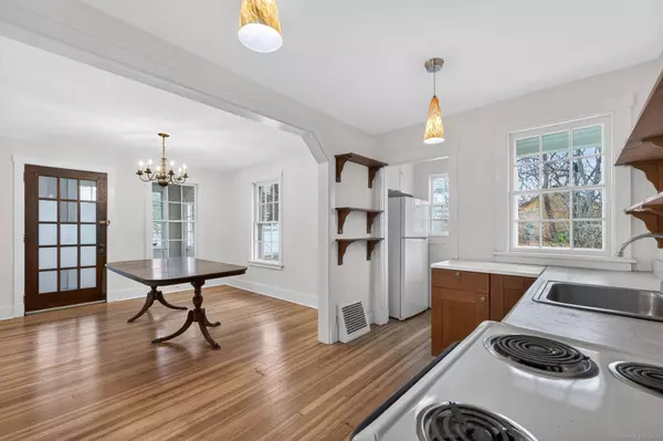 90 Allendale Road, Hartford, CT 06106