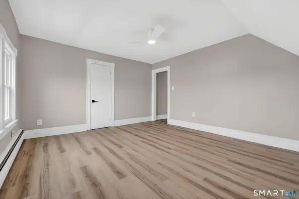 129 Francis Avenue #3rd Floor, Hartford, CT 06106