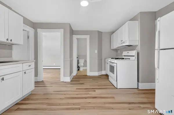 129 Francis Avenue #3rd Floor, Hartford, CT 06106