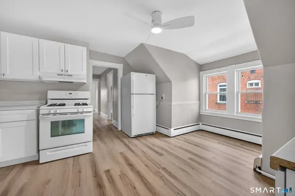 129 Francis Avenue #3rd Floor, Hartford, CT 06106