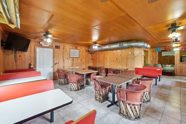 15 Everett Springs Rd NE, Calhoun, GA 30701-6909