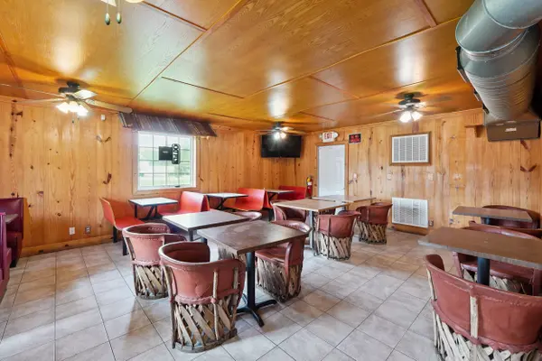 15 Everett Springs Rd NE, Calhoun, GA 30701-6909