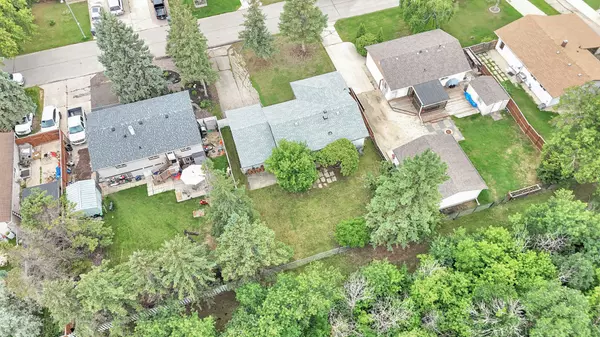 87 Lismer Crescent