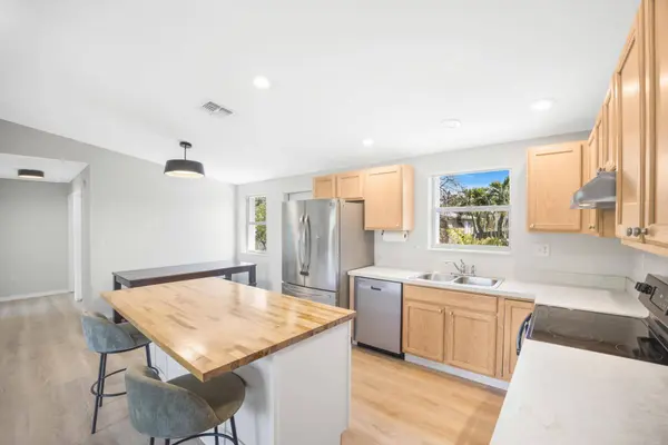 326 Avenue A, Big Coppitt, FL 33040