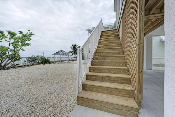 E 21 Circle DR, Saddlebunch, FL 33040