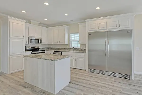 E 21 Circle DR, Saddlebunch, FL 33040