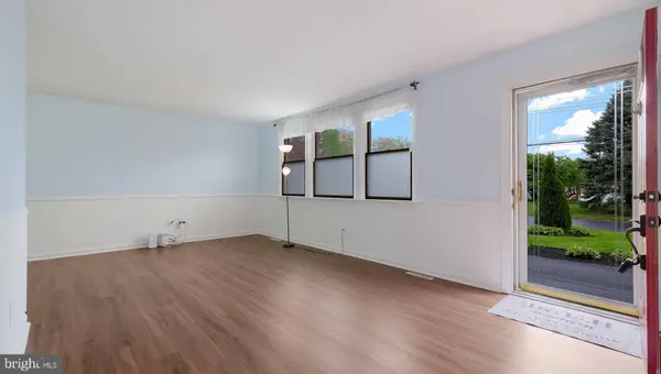 717 LONGSTRETH RD, Warminster, PA 18974