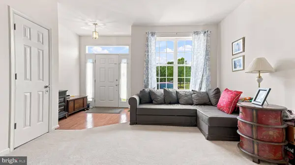 381 MANOR CIR, Harleysville, PA 19438