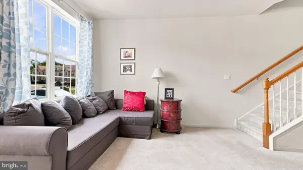 381 MANOR CIR, Harleysville, PA 19438