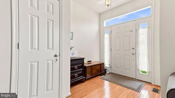 381 MANOR CIR, Harleysville, PA 19438
