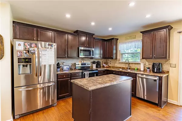 27 Ravencrest DR, Anderson, SC 29621