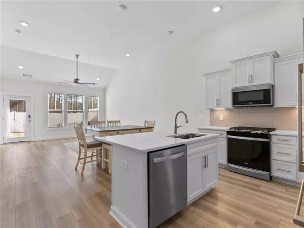 223 Grange Valley LN, Central, SC 29630