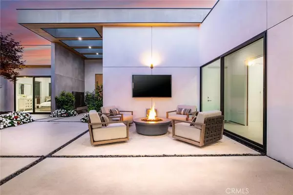 6691 Country CIR, Huntington Beach, CA 92648