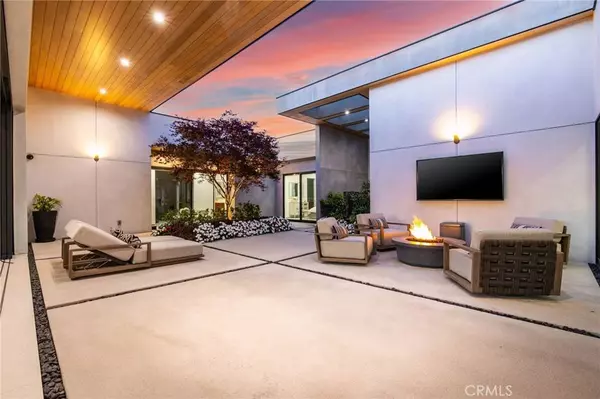 6691 Country CIR, Huntington Beach, CA 92648