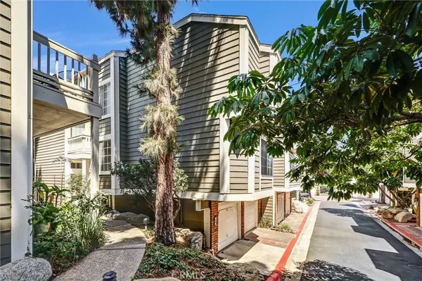 3021 Langs Bay, Costa Mesa, CA 92626
