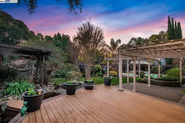 669 Sylvaner Dr, Pleasanton, CA 94566