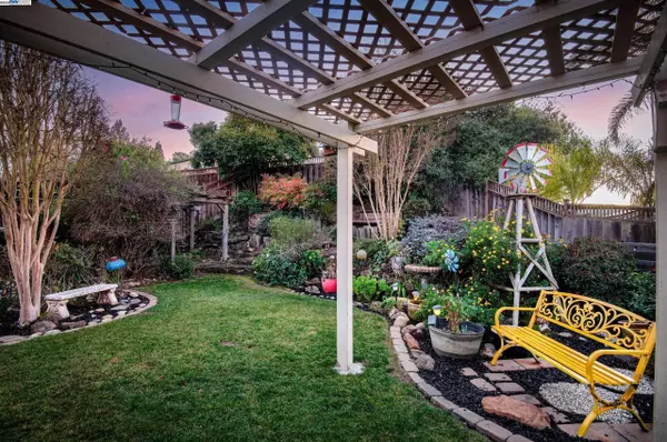 669 Sylvaner Dr, Pleasanton, CA 94566