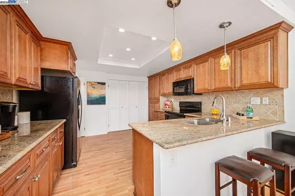 1552 Oxsen St, Pleasanton, CA 94566