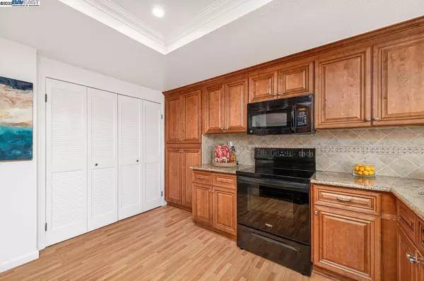 1552 Oxsen St, Pleasanton, CA 94566