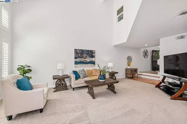 1552 Oxsen St, Pleasanton, CA 94566