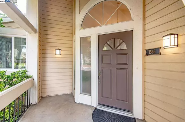 1565 Trimingham Dr, Pleasanton, CA 94566