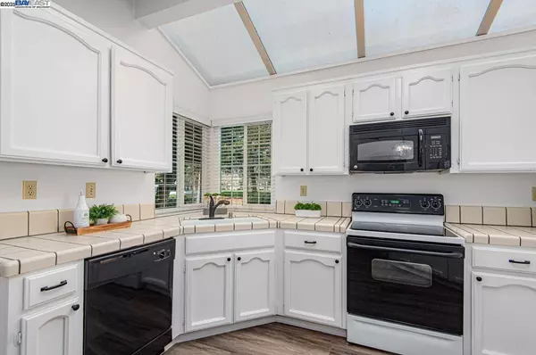 1565 Trimingham Dr, Pleasanton, CA 94566